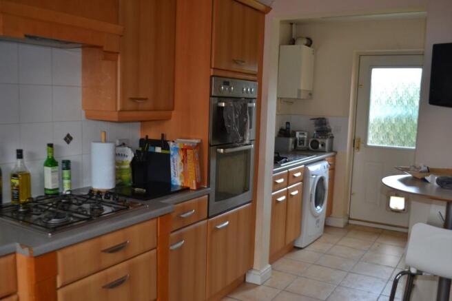 Breakfasting Kitchen S66 3XR