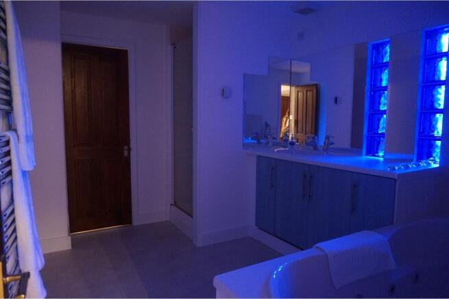 Jack & Jill En-suite