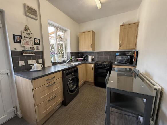 Beckett Street, Lees, Oldham photo 4
