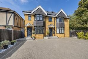 20b, Lawn Close, New Malden KT3 3DL
