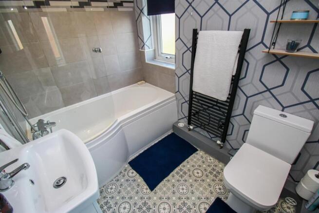 BATHROOM/W.C.