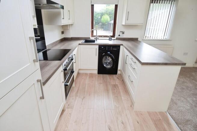 2 bed Apartment for sale Image 5