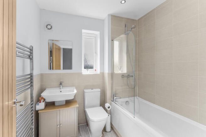 4 bed Detached for sale Image 11
