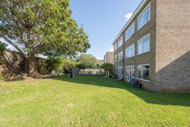Briarview Court E4
