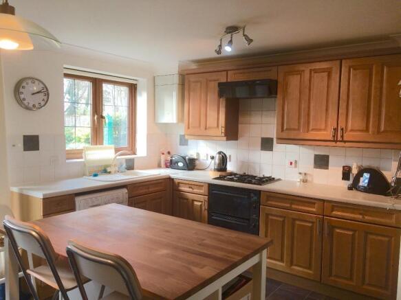 Kitchen/ Dining Room