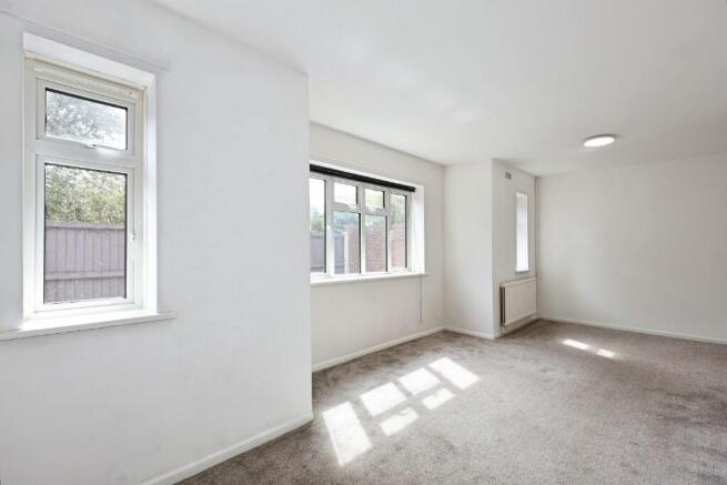 Lounge/Dining Area