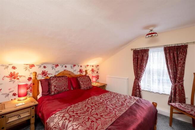 3 bed Semi-Detached for sale Image 10