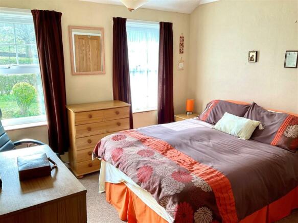 bed1 pic3.jpg