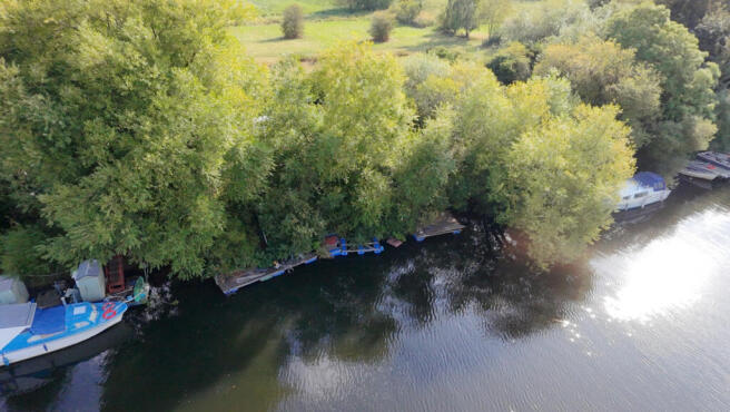 43ft Mooring on the River Ouse for Sale by Auctio