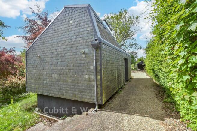 Workshop/Outbuildings