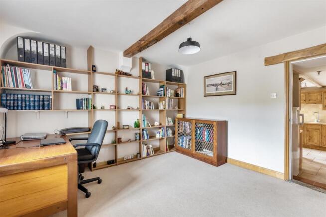 STUDY/RECEPTION ROOM