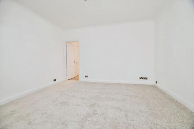 3 bed Terraced for sale Image 6