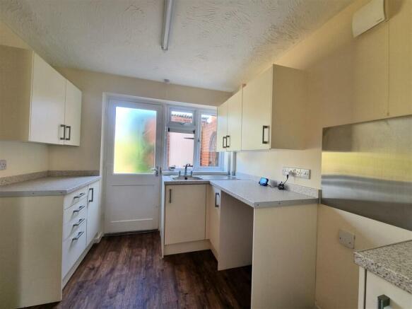 38 Churchill Close - Kitchen.jpg