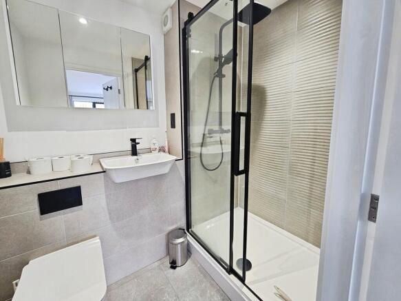 3 bed Town House to rent Image 4