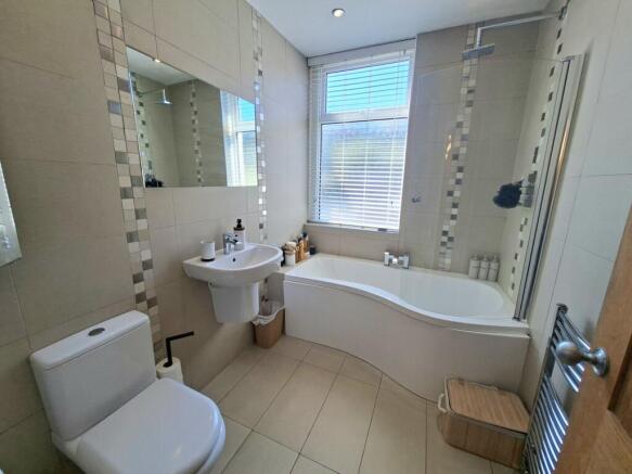 2 bed Semi-Detached for sale Image 11