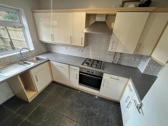 28 herstone kitchen main.jpg