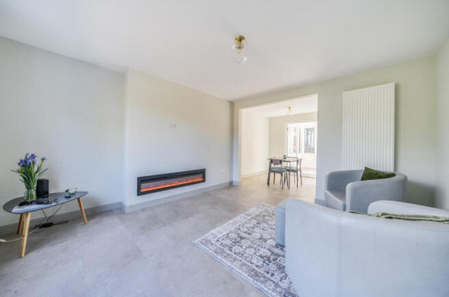 1361272-7-68dbe6c...