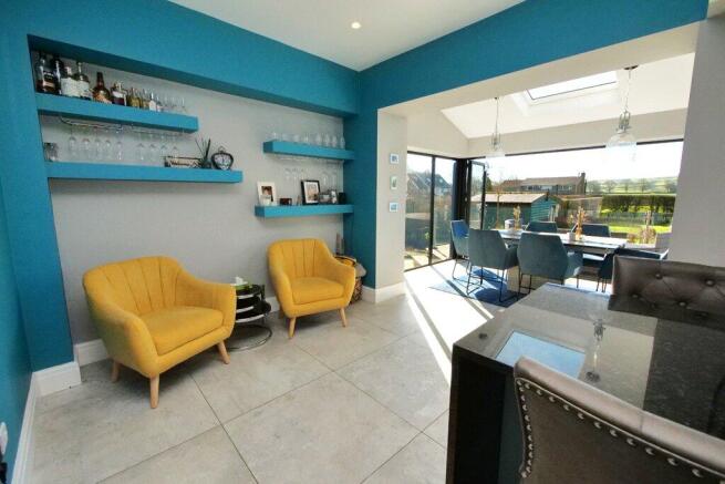 4 bed Semi-Detached for sale Image 8