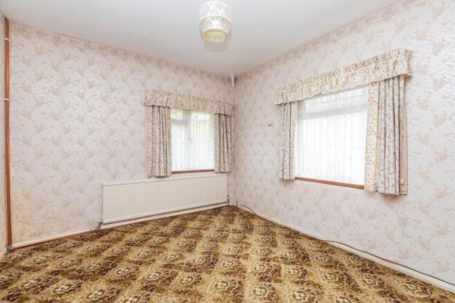 Dining Room/Bed 3