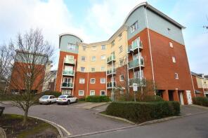 Flat 3, 16 Tadworth Court, Reynolds Avenue, Redhill RH1 1TJ