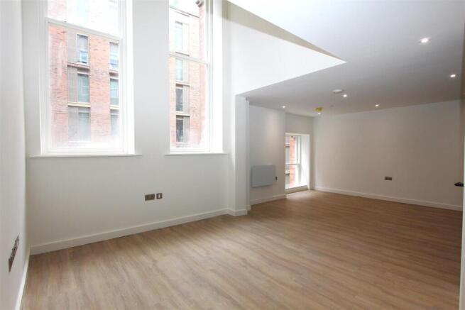 2 bed Apartment to rent Image 9