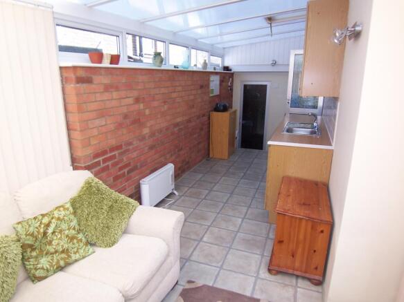 CONSERVATORY/UTILITY