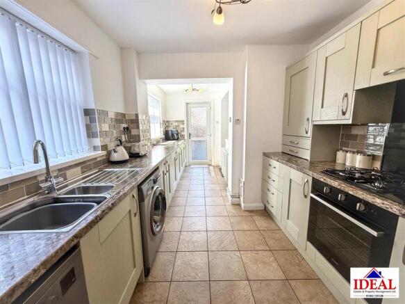 3 bed Semi-Detached for sale Image 6