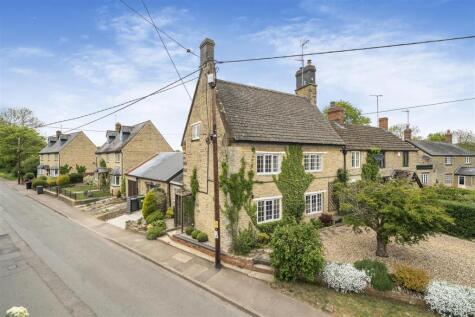 Station Road, Helmdon, NN13
