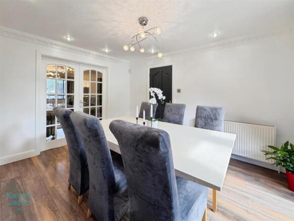 4 bed Detached for sale Image 6