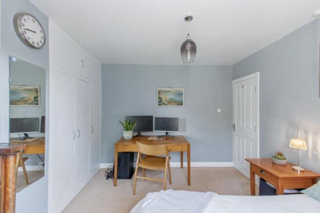 4 bed Semi-Detached for sale Image 10