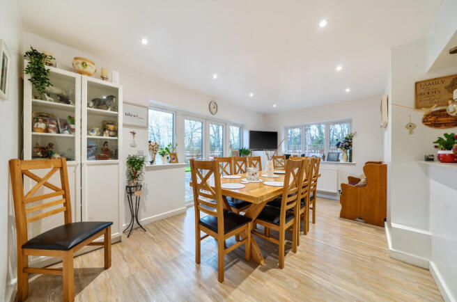 1397149-8-695fbed...