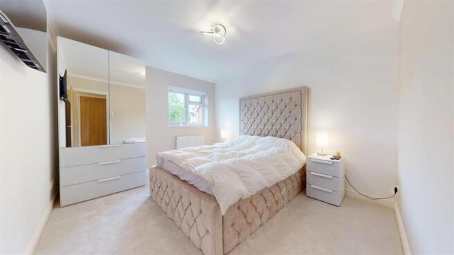 Lakeside Court Bedroom