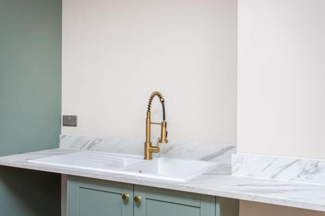 2 bed Terraced for sale Image 6