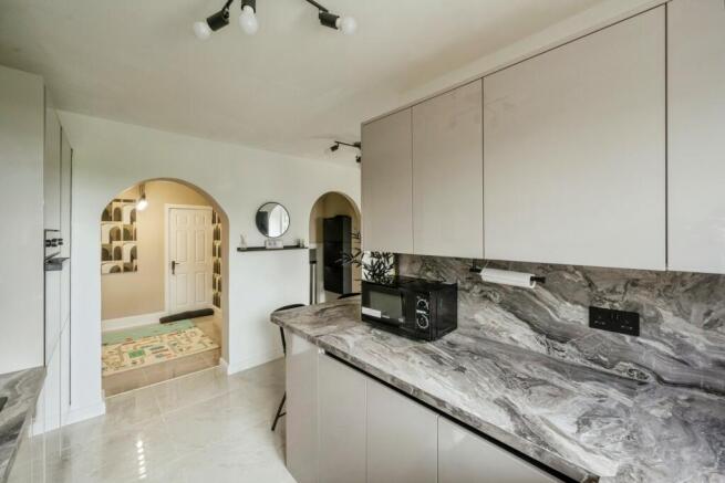 4 bed Detached for sale Image 7