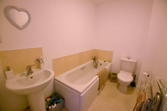 Family Bathroom .JPG