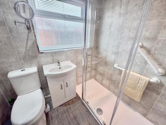 2 bed Semi-Detached Bungalow for sale Image 9