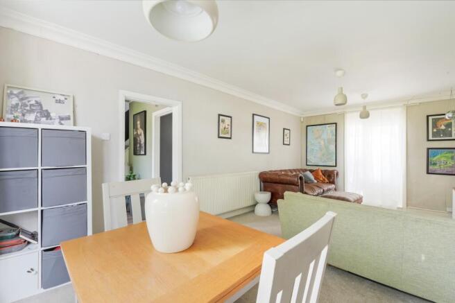 3 bed Semi-Detached for sale Image 6