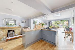 58, Burlands, Langley Green, Crawley RH11 7LG