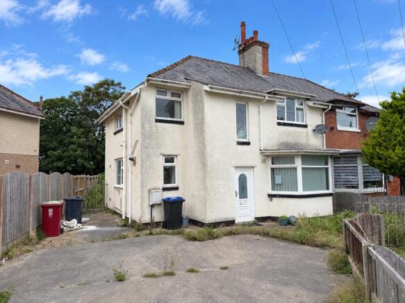 3-bed semi-detached on Loftos Avenue, Blackpool, Lancashire, FY4, £100,000