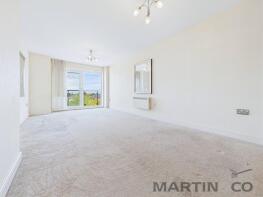 58, Admirals House, Gisors Road, Southsea PO4 8GY