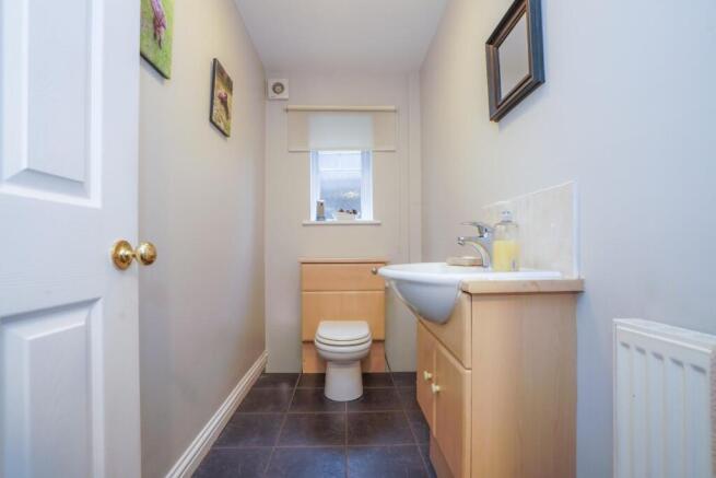 4 bed Detached for sale Image 8