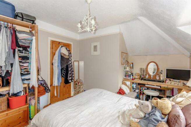 8392897-interior02.jpg