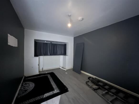 6 bed Detached for sale Image 9