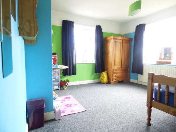 BEDROOM 2