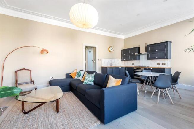 Flat3,5TR.sittingroom.jpg