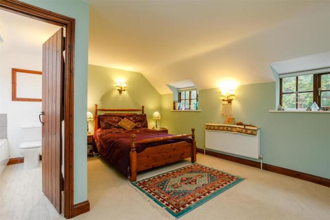 8402242-interior12.jpg