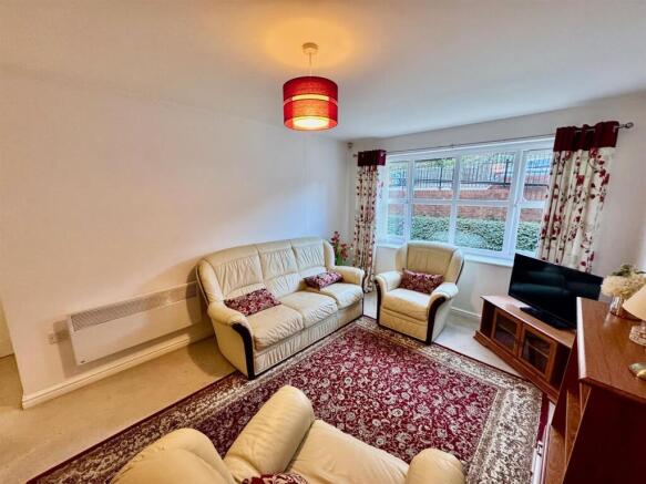 2 bed Flat for sale Image 8