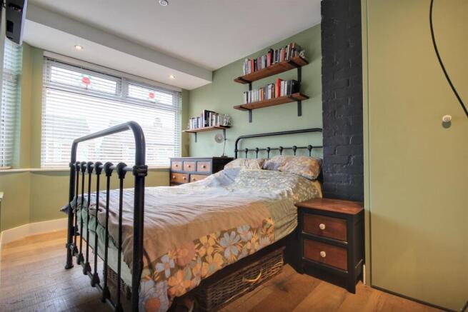 4 bed Semi-Detached for sale Image 6
