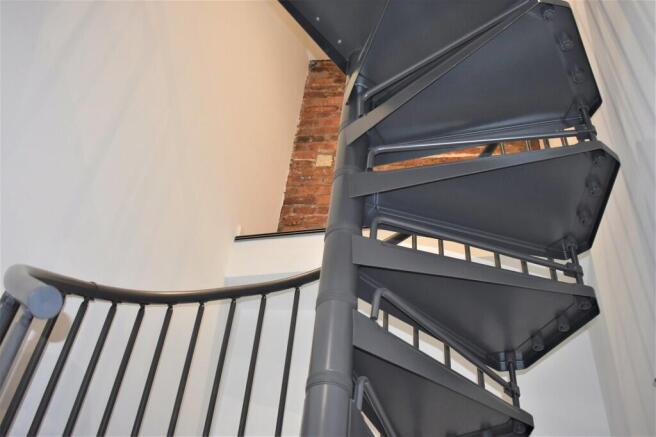 2 bed Apartment to rent Image 4