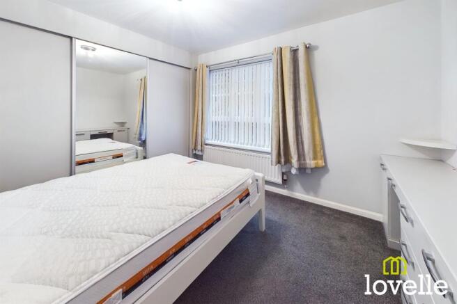 2 bed Flat for sale Image 8